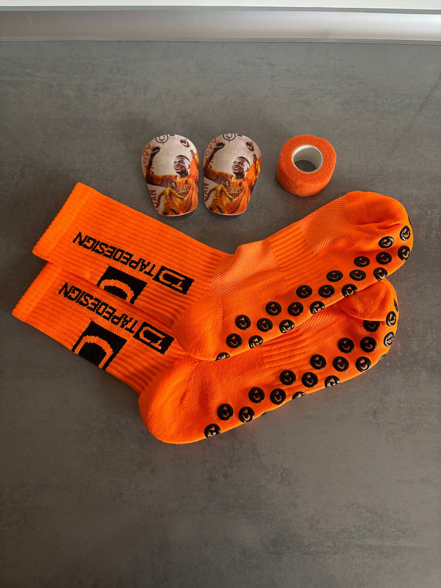 BOX PIŁKARSKI MBAPPE POMARAŃCZOWY